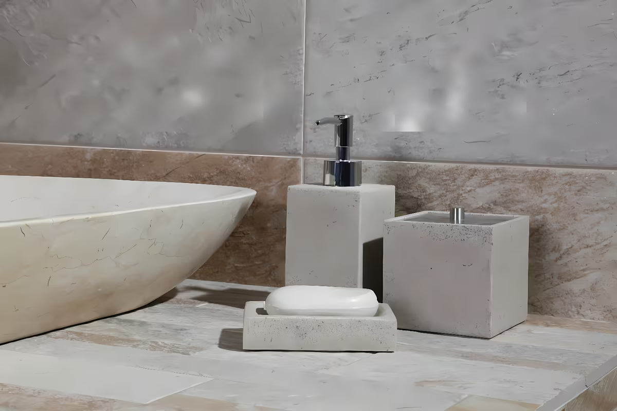 Elegantni višenamjenski škatla s pokrovčkom Optima Supera u izvedbi light-limestone za kupaonicu.