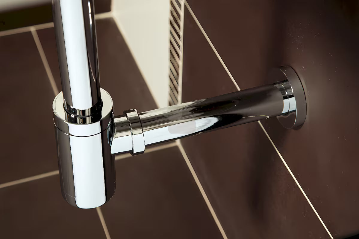 Kromirani dizajnerski sifon za umivalnik Optima Chrome promjera 32 mm pro za modernu kupaonicu.