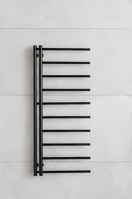 Črn kombiniran radiator P.M.H. Apollo 500x1140 mm s sredinskim priklopom 50 mm