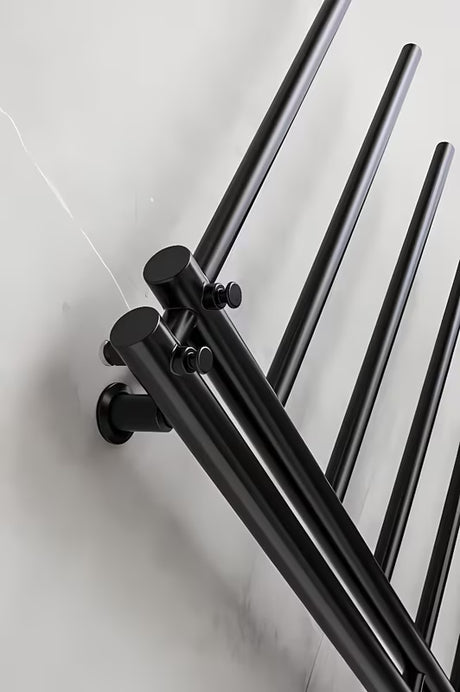 Črn kombiniran radiator P.M.H. Apollo 500x1140 mm s sredinskim priklopom 50 mm