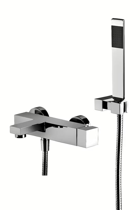 Enoročna stenska armatura za kad Paffoni Elle u krom izvedbi s tuš setom.