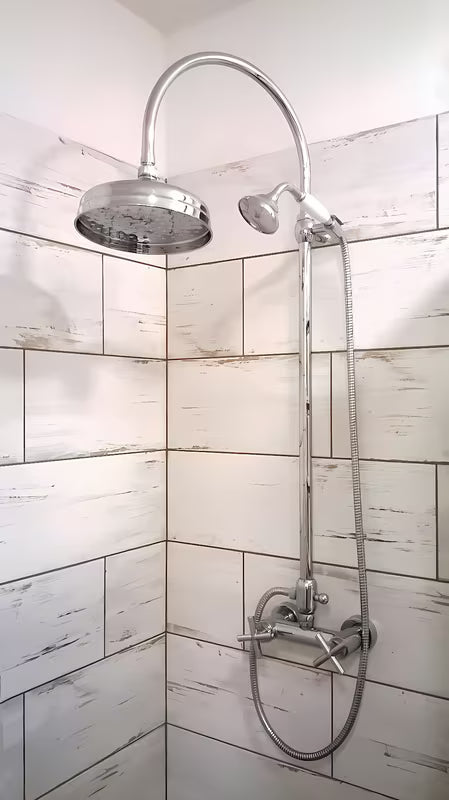 Krom tušni sistem Paffoni Ricordi v dizajnu retro z nadglavno prho 21,5 cm in ročno prho