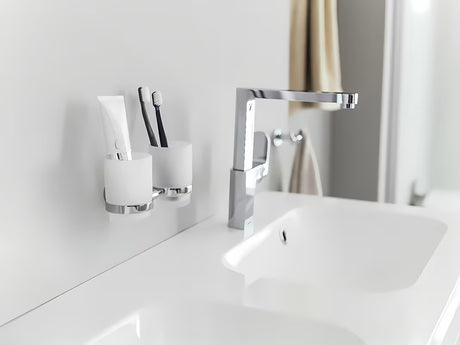 Stenski držalo s dvije čaše Ravak Chrome u sjajnom kromu i mat staklu.