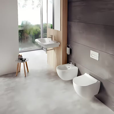 Beli viseča WC školjka Ravak Chrome RimOff brez splakovalnega roba s skritim pritrjevanjem EasyFix