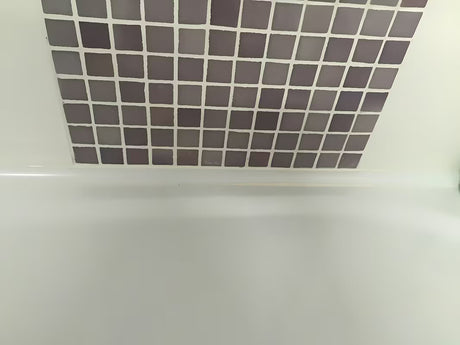 Montažni komplet Ravak 10° v beli barvi pro montažo in tesnjenje tuš kadi kotna 