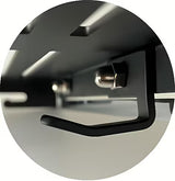 Kotna polica Ravak Slim C v izvedbi satin/krom s perforirano površino in spodnjimi kaveljčki