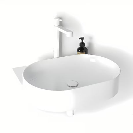 Bijeli keramički viseči umivalnik Ravak Yard 60 brez preliva s otvorom pro za stojeću slavinu.