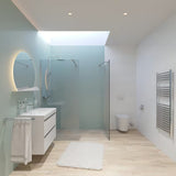 Viseča kopalniška omarica Roca Ona s keramičkim umivaonikom u mat bijeloj boji