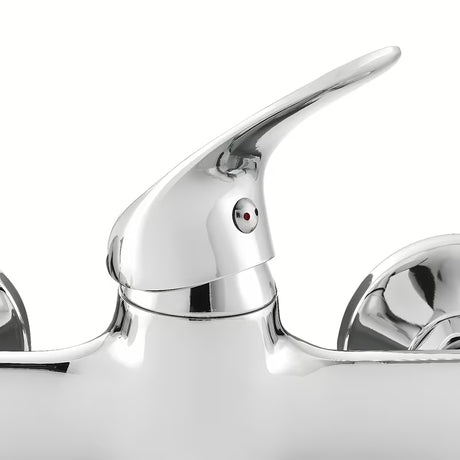Stenska enoročna armatura za tuš S-Line Pro v sijajnem kromu s sodobnim zaobljenim dizajnom.