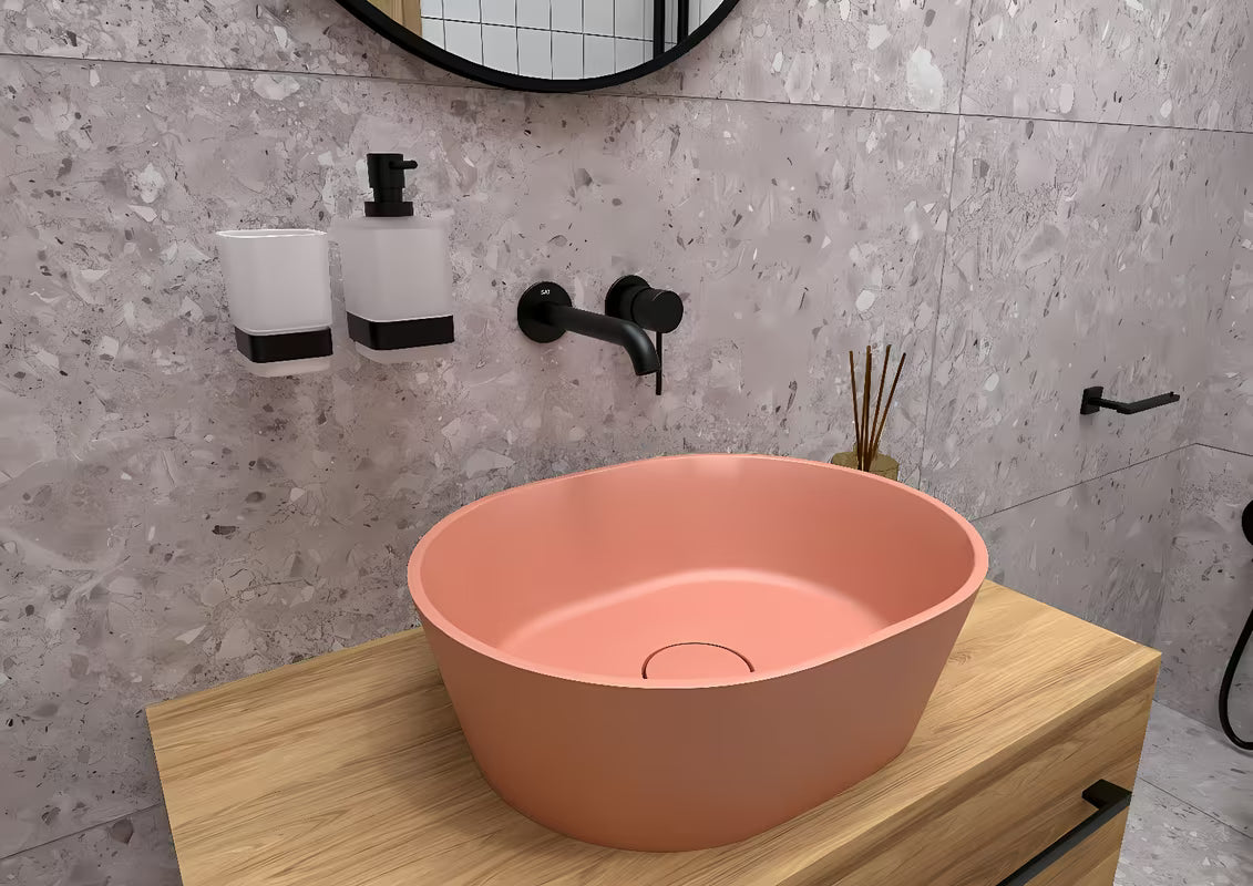 Ružičasti umivalnik na ploščo SAT Aula od lijevanog mramora brez odprtine za armaturo i brez preliva