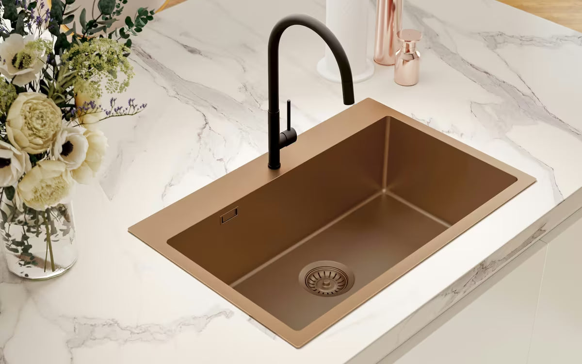 Kuhinjski enojno korito SAT Aurum rose gold od brušenog nehrđajućeg čelika, montaža za delovni pult