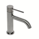 Enoročna stoječa armatura za umivalnik SAT Aurum v brušeni izvedbi gun metal brez odtoka.