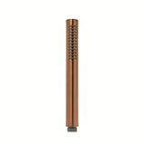 Ročna prha SAT Aurum v izvedbi rose gold brushed z okroglim dizajnom in ergonomskim ročajem.