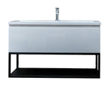 Bijela viseča omarica z umivalnikom SAT B-Way s crnim metalnim okvirom i umivaonikom od lijevanog mramora.