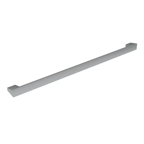 Kromirani ročaj SAT Cube z minimalističnim dizajnom pro kopalniško pohištvo