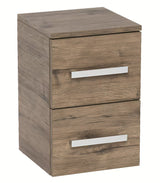 Nizka kopalniška omarica SAT Cube Way u dekoru hrasta wellington s dvije ladice i kromiranim ručkicama.