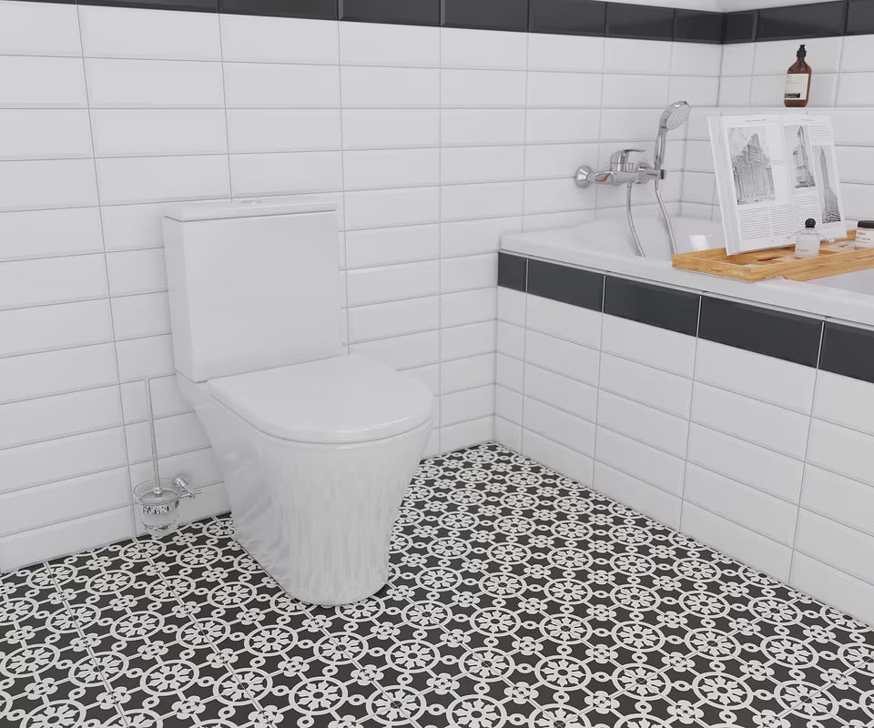 Stenska WC ščetka SAT Cube Way v krom izvedbi z zaobljenim dizajnom pro za sodobno kopalnico.
