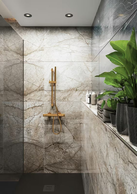 Tuš palica SAT Dark u PVD obradi brušeno zlato, duljina 58 cm.