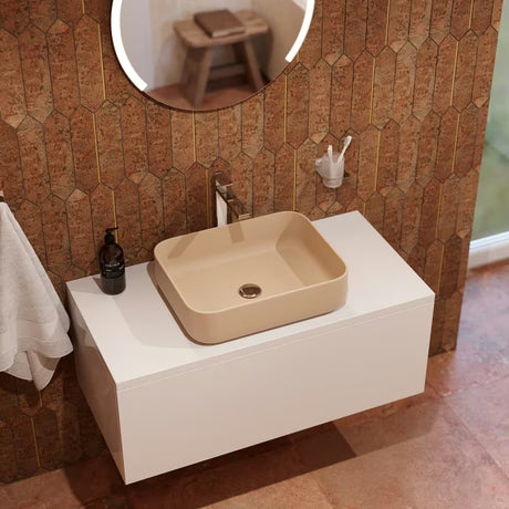 Visoka stoječa armatura za umivalnik SAT Elements u izvedbi bijela/krom brez odtoka.