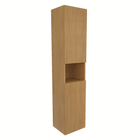 Viseča visoka kopalniška omarica SAT Evolution u dekoru medni hrast s okomitim utorima