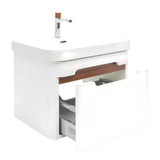 Viseča kopalniška omarica SAT Fusion s keramičkim umivaonikom u mat bijeloj boji z vtičnico.