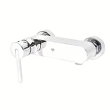 Kromirana enoročna armatura za tuš SAT Fusion s crnom upravljačkom ručicom pro za zidnu ugradnju.