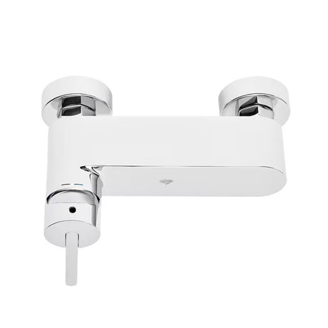 Kromirana enoročna armatura za tuš SAT Fusion s crnom upravljačkom ručicom pro za zidnu ugradnju.