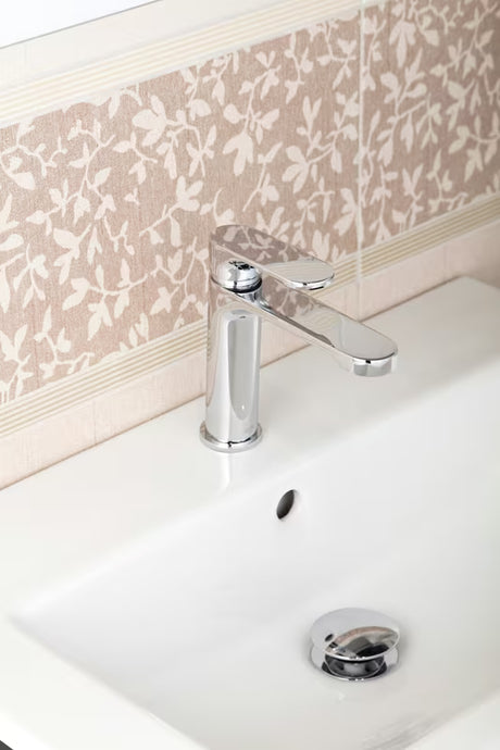 Kromirana enoročna stoječa armatura za umivalnik SAT Fusion brez odtoka.