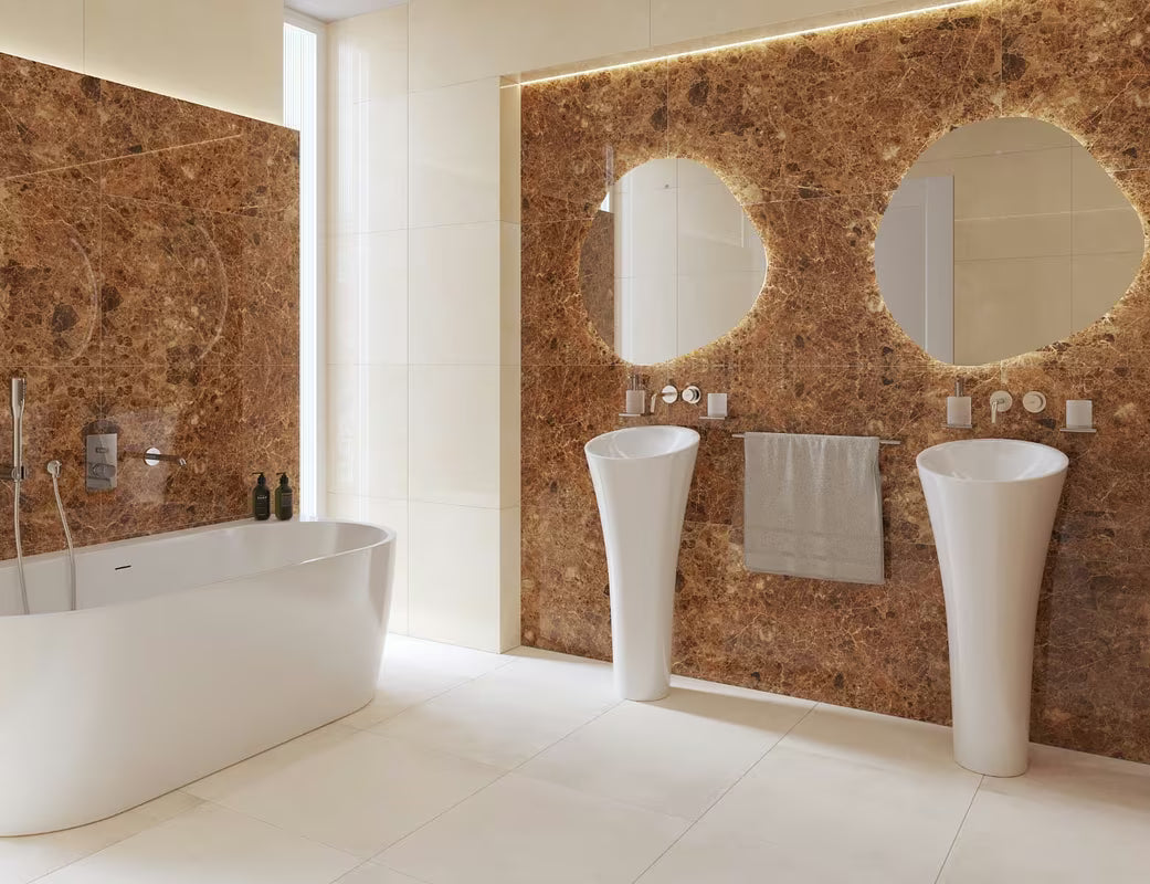 Samostoječi  keramički umivaonik SAT Fusion u bijeloj boji, promjera 42,5 cm i visine 95 cm.