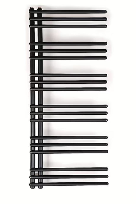 Kombiniran radiator SAT Hto 114x50 cm v črni mat barvi s sredinskim priklopom.