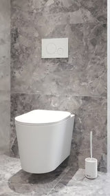 Viseča WC Školjka SAT Infinitio v mat beli barvi s skritim pritrjevanjem in sedežem mehko Zapiranje Soft Close.