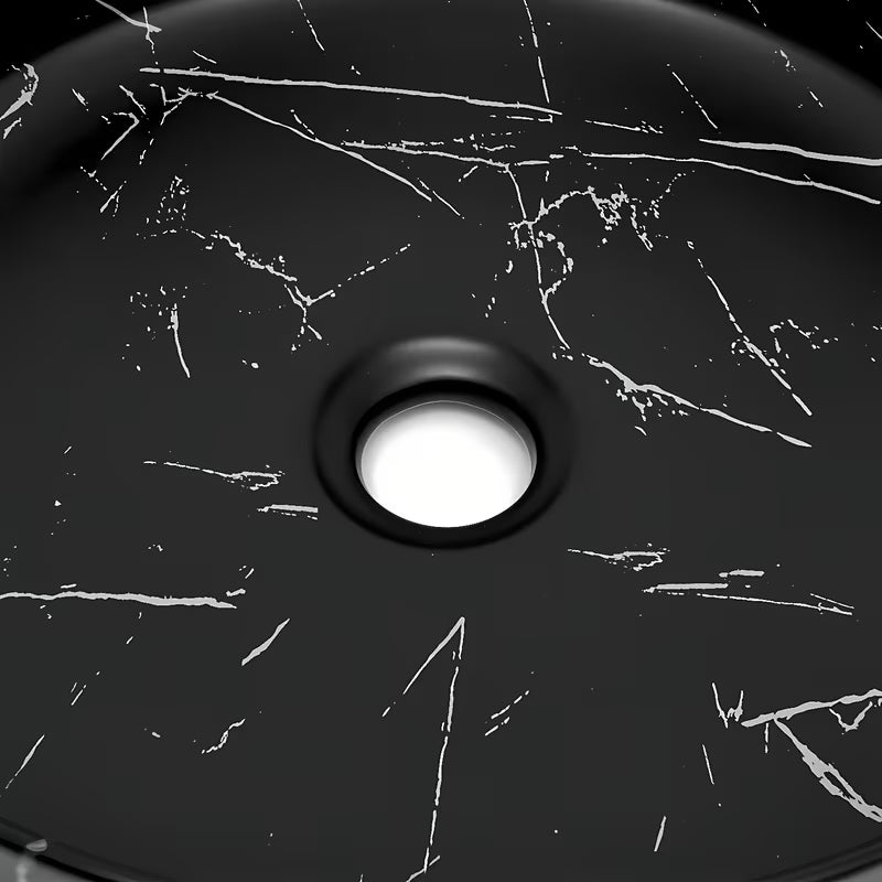 Mat umivalnik na ploščo SAT Infinitio 39x39 cm u crnom mramornom dizajnu brez preliva.