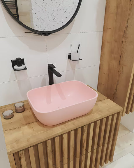 Mat ružičasti keramički umivalnik na ploščo SAT Infinitio brez preliva, ovalni oblik, 45,5x32,5 cm.