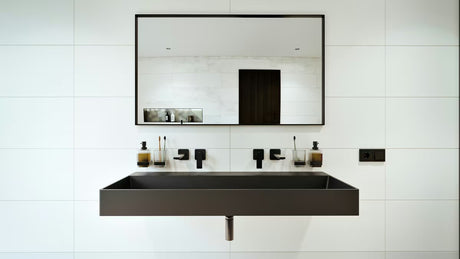 Viseči umivalnik SAT Infinitio u mat crnoj izvedbi s mogućnošću montaže i na pult