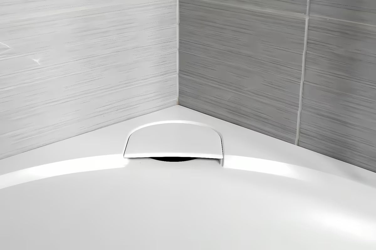 Bijela pravokotna tuš kad SAT Limcc 100x80 cm od lijevanog mramora s protukliznim dnom i pokrivenim kutnim odvodom.