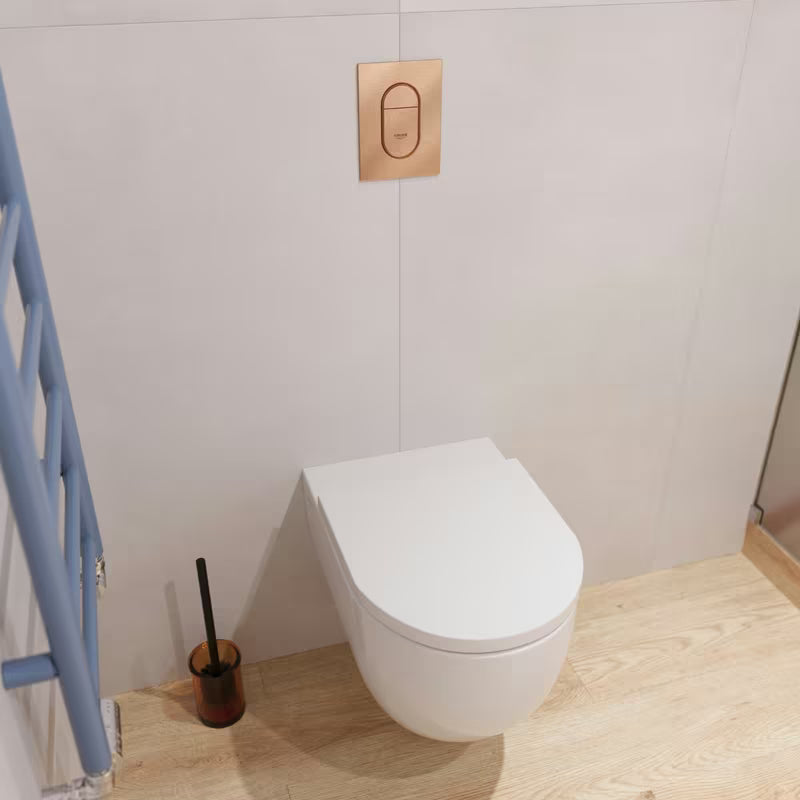 Samostoječi  WC ščetka SAT Magic v rjavi sijajni izvedbi z zaobljeno obliko.