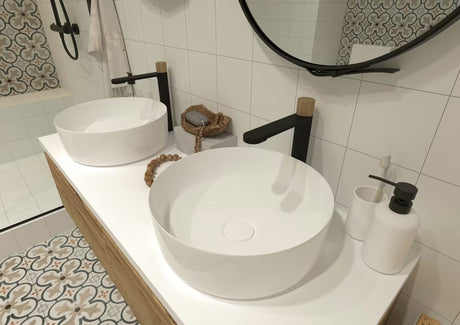 Okroglo keramično umivalnik na ploščo SAT Project v beli barvi, premer 36 cm
