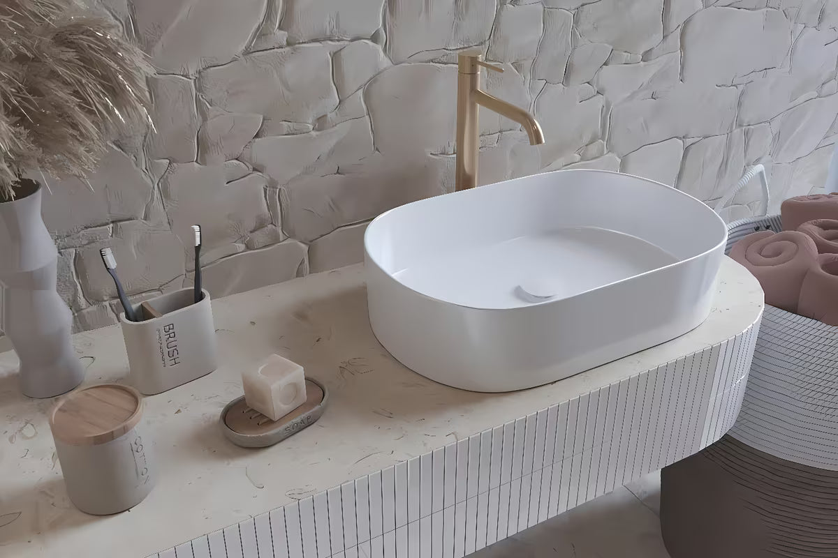 Bijeli ovalni keramički umivalnik na ploščo SAT Project 50 x 33 cm