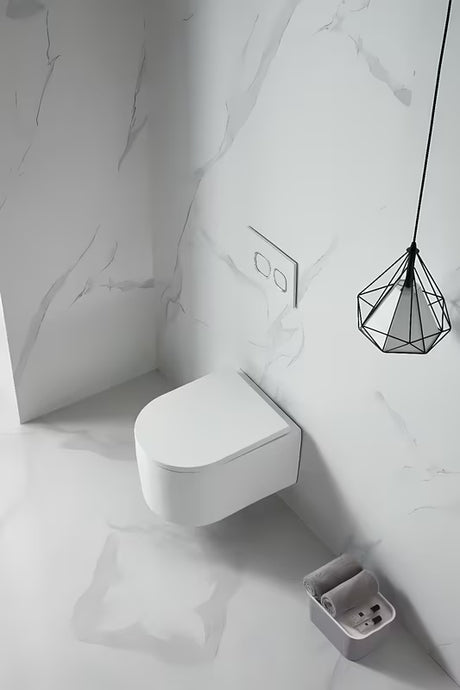 Bel viseča WC školjka SAT z brezrobnim splakovanjem Rimless in sedežem mehko Zapiranje Soft Close.