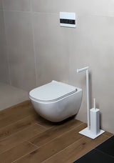 Samostoječi  WC ščetka SAT iz kovine v mat beli barvi z oglatim dizajnom