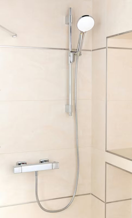 Tuš set SAT v krom izvedbi z ročno prho, pršno letvijo in cevjo za prho