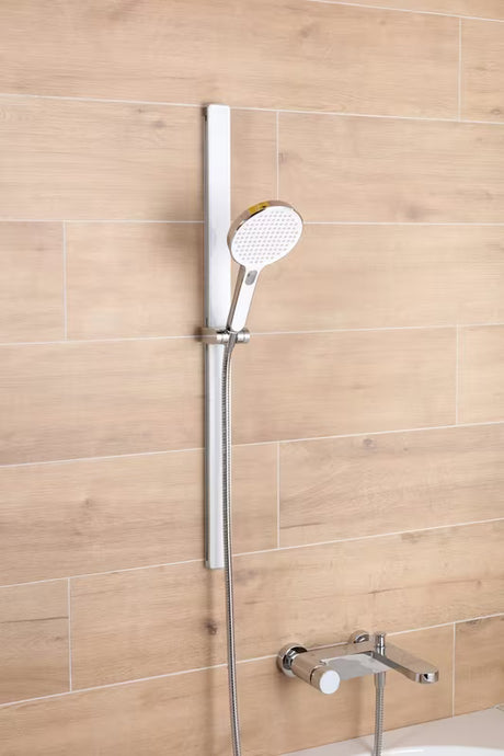 Tuš palica SAT 80 cm v belo-krom izvedbi z drsnim in nagibnim držalom tuši