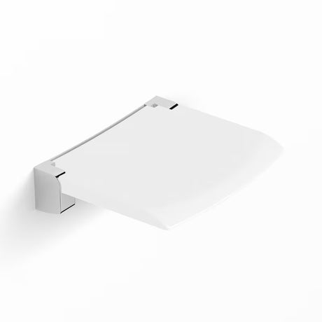 Bijelo sklopivo sedež za tuš SAT pro za udobnije i sigurnije tuširanje