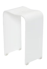 Bijeli samostoječi  sedež za tuš SAT od plastike pro za udobnije i sigurnije tuširanje.