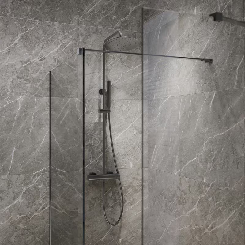 Tušni sistem SAT Dark s termostatsko armaturo u izvedbi PVD Gun Metal s nadglavnim i ručnim tušem.