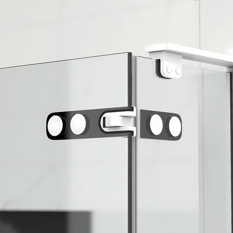 Kvadratna tuš kabina SAT Tgd New 90x90 cm u mat bijeloj boji s prozirnim staklom i vratima na šarke.