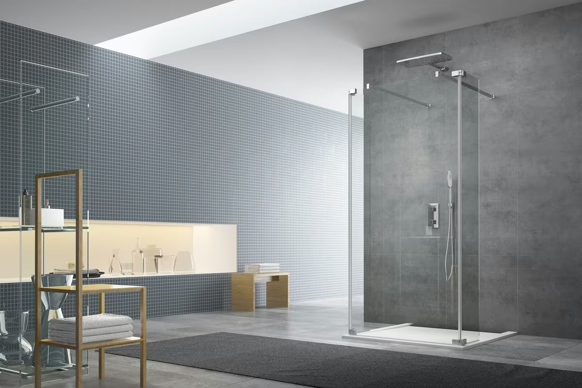 Okretna bočna preklopna stijena SAT Walk-in od prozirnog stakla u krom izvedbi, zakretna za 90°.