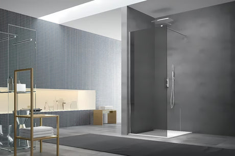 Tuš stena Walk-In SAT Walk-in 100 cm z dimljenim neprosojnim steklom in profili v sijajnem kromu.