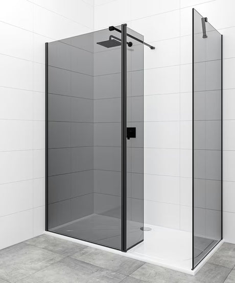 SAT Walk-in tuš stena Walk-In 140 × 90 cm v črni barvi z neprosojnim dimljenim steklom in vrtljivo steno.