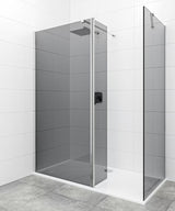 Tuš stena Walk-In SAT Walk-in 140x90 cm v sijajnem kromu z neprosojnim steklom v dimljenem videzu.